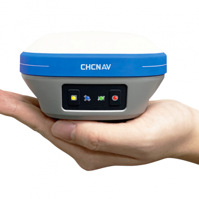 CHC NAV i73, l’unico GNSS RTK tascabile e con IMU. 730 g di pura tecnologia nel più piccolo GNSS RTK mai visto prima.