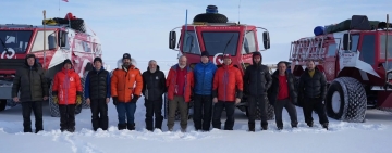La Transglobal Car Expedition completa la prima storica traversata del Polo Nord dall'America alla Groenlandia