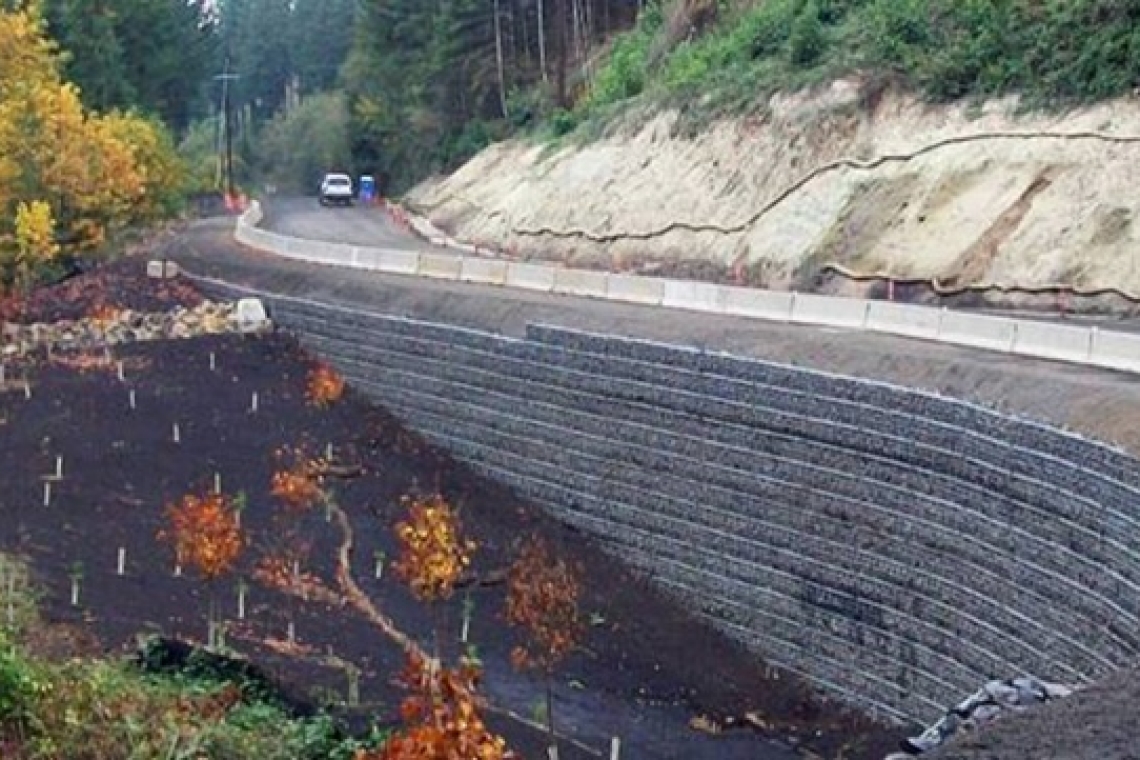 Monitorare, misurare e mitigare: soluzioni integrate per il Rischio Geologico